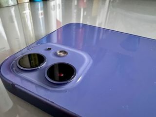 iPhone 12 Morado Muy Cuidado