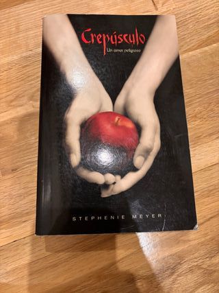 Crepúsculo (Saga Crepúsculo 1) (Spanish Edition)