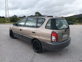 KIA Carens 2002