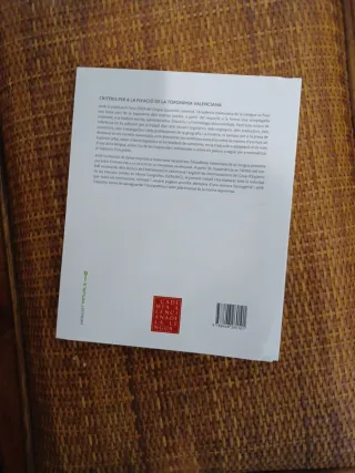 Criteris per a la fixació de la toponímia valen...