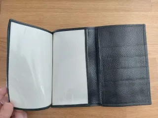 Carteira para cheques e cartões