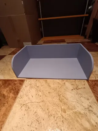 Estantería de madera y metal