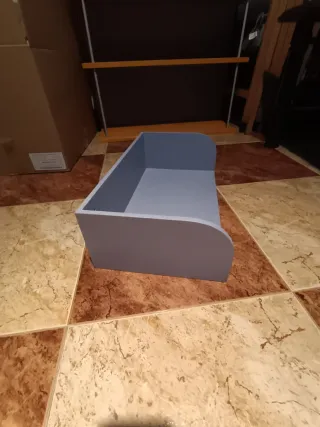 Estantería de madera y metal