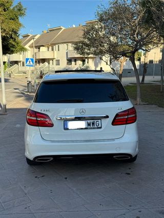 Mercedes-Benz Clase B200 AMG