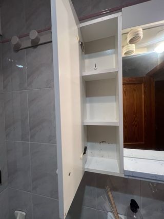 Mueble de baño con espejo
