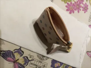 Monedero Garden con asa de mano