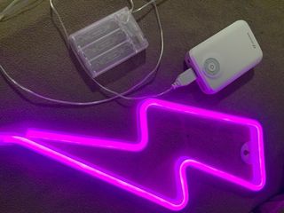 Lampada Neon Fulmine Rosa