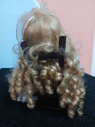 Muñeca porcelana vintage vestido blanco