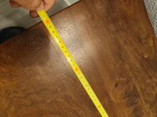 Mesa auxiliar rústica de madera