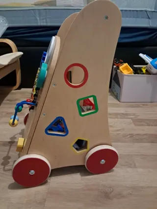 Andador bebé madera con actividades