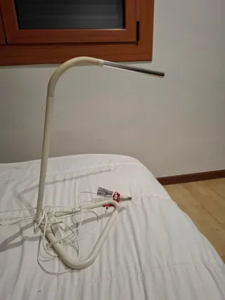 Lámpara de escritorio moderna