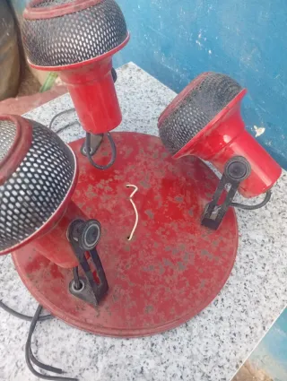 Lámpara de mesa roja vintage