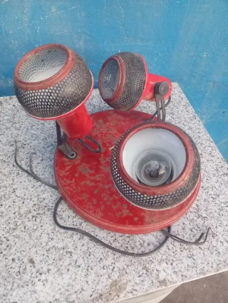 Lámpara de mesa roja vintage