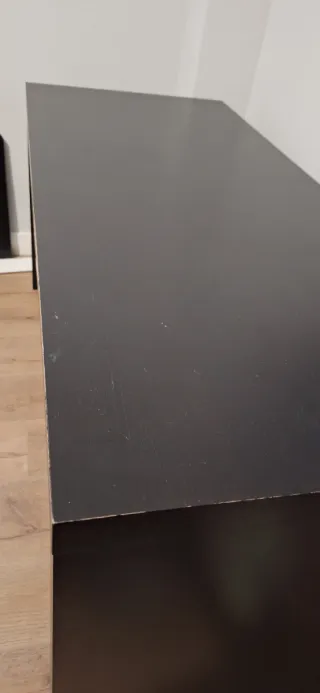 Mesa de escritorio negra