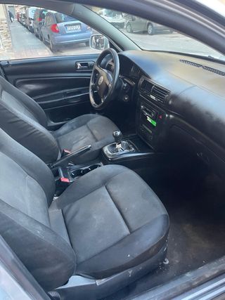 Volkswagen Passat 2003 con 315.000km tlf 631824095