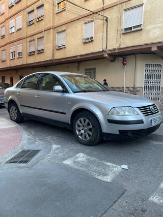 Volkswagen Passat 2003 con 315.000km tlf 631824095
