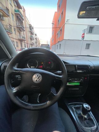 Volkswagen Passat 2003 con 315.000km tlf 631824095