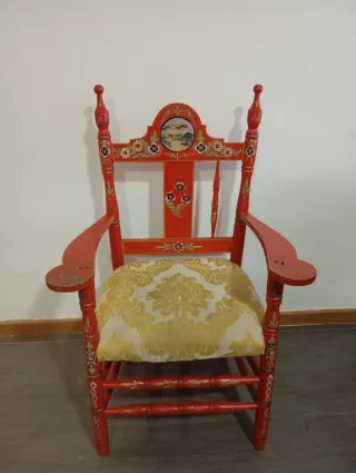 Silla vintage madera pintada a mano