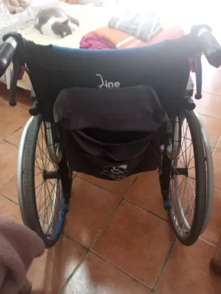 Silla de ruedas plegable