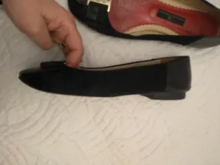 Manoletinas CH Piel Negra Hebilla Logo