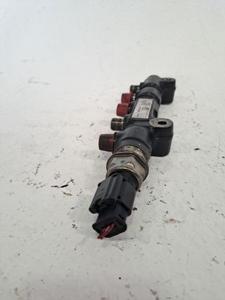 RAMPA INYECTORA PEUGEOT 308 SW (2)