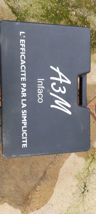 Herramienta para aclarar flores de melocotonero