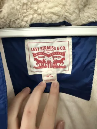 Chaqueta Levi's azul acolchada niña/o