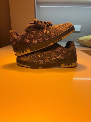 Zapatillas negras/gris actuales