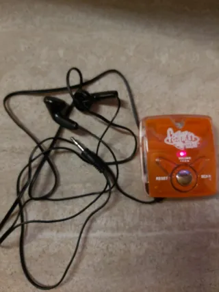 Radio Arancio Vintage con Cuffie