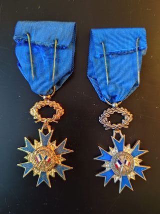 Lote militar francés: Casco, medallas y diploma
