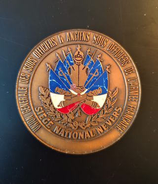 Lote militar francés: Casco, medallas y diploma