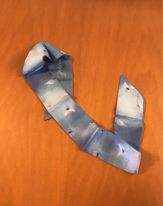 Foulard grigio con stampa di gru