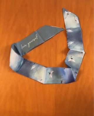 Foulard grigio con stampa di gru