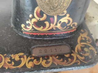 2 Máquinas de coser antigua ANKER y ALFA