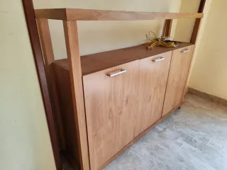 Mueble bajo de madera