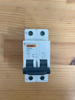 Interruptores Automáticos Eléctricos