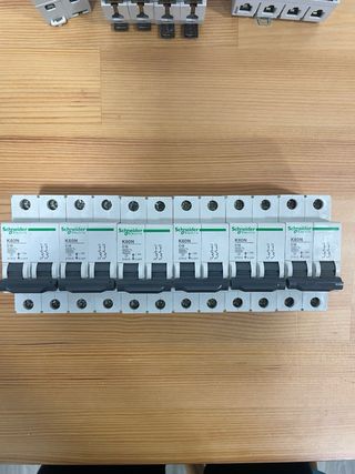 Interruptores Automáticos Eléctricos