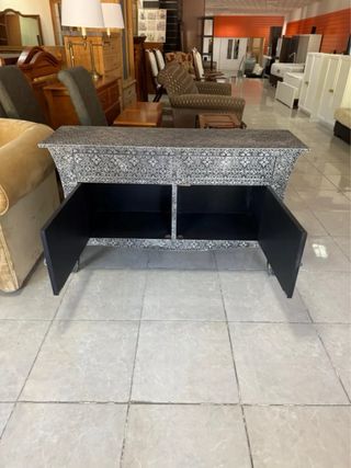 Cómoda madera mango chapa aluminio labrada