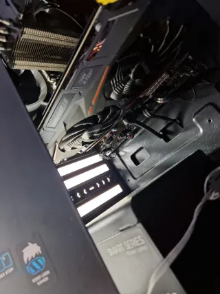 PC Gamer Ryzen 5 9600X + 16GB RAM + RX580 OC