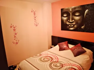 Mobiliario: Colchón + somier + estructura cama