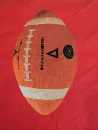 Cama para perros con diseño de balones