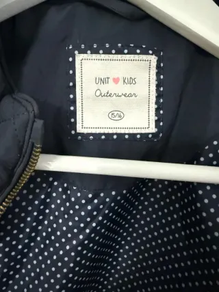 Cazadora acolchada azul marino niña