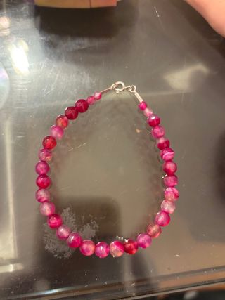 Pulsera de plata con piedras rosas