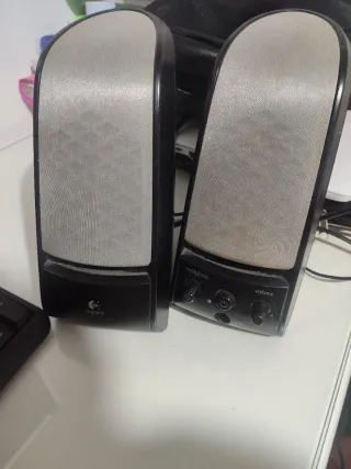 Ordenador sobremesa negro