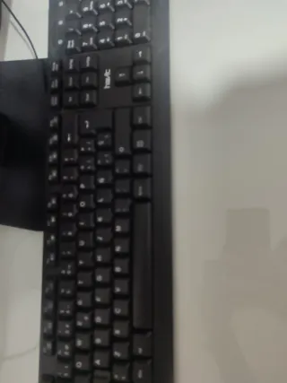 Ordenador sobremesa negro