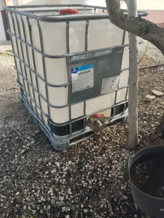 Bidón 1000L agua con grifo