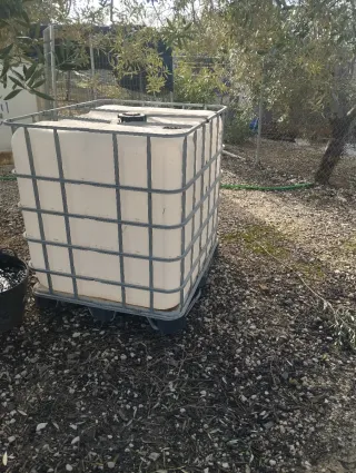 Bidón 1000L agua con grifo
