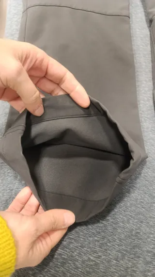 Pantalón Kuiu Attack. Color gun metal