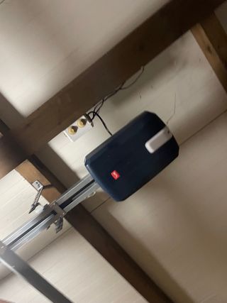 Puerta de Garaje Automática Marrón