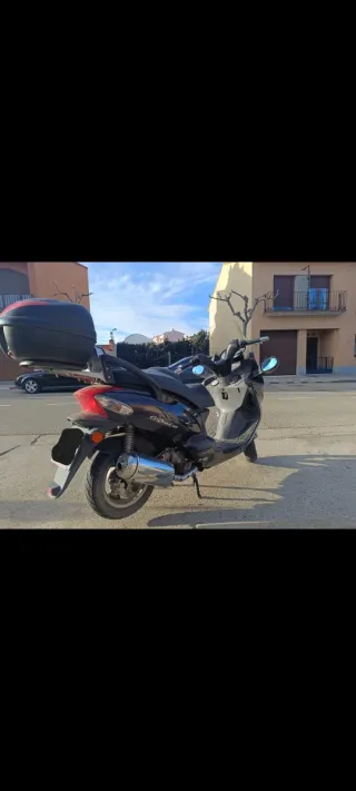 Kymco grandink 125cc Negra